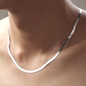 Chaine Argent maille serpent plate – collier ras de cou femme