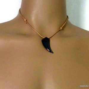 Collier cordon cuir dent de requin hematite